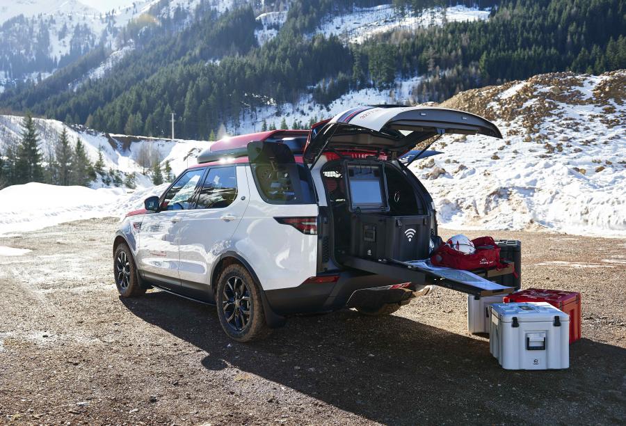  Land Rover Discovery Project Hero 2017 года  (фото 9 из 16)
